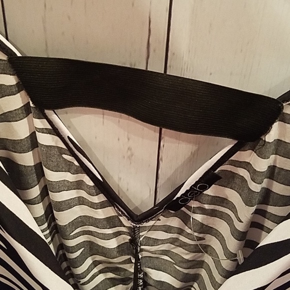 NWOT NEVER WORN Rouched Middle Zebra Stripe Blouse - Picture 2 of 4
